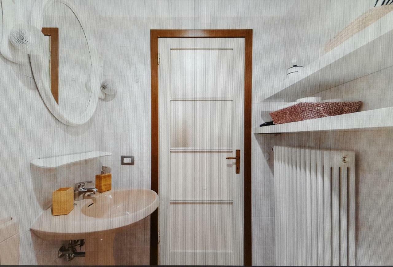 Il Sole, Grande Appartamento In Collina 브루나테 외부 사진
