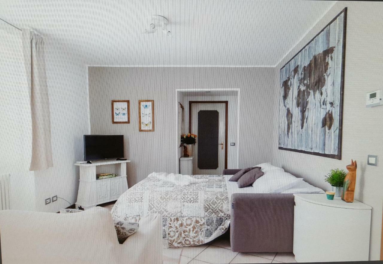 Il Sole, Grande Appartamento In Collina 브루나테 외부 사진