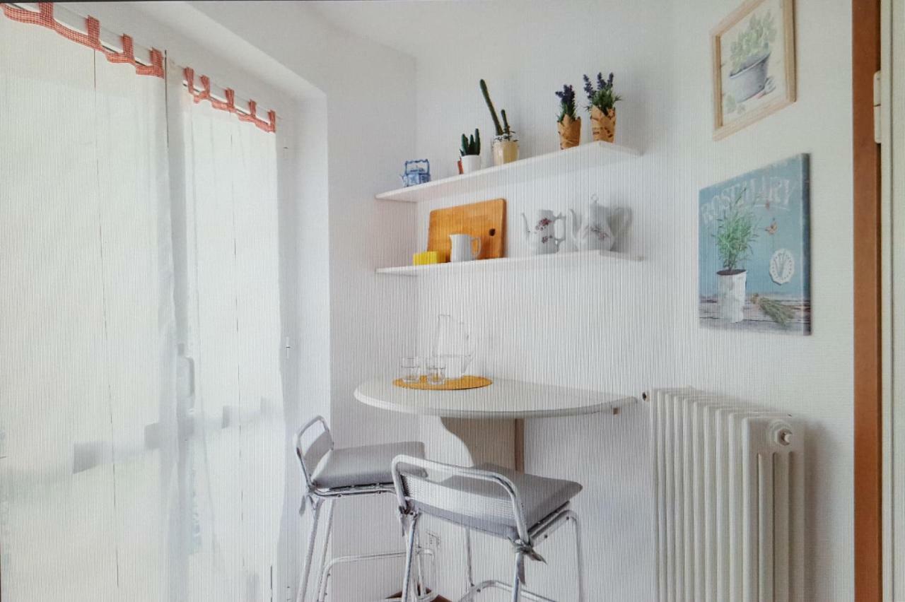 Il Sole, Grande Appartamento In Collina 브루나테 외부 사진